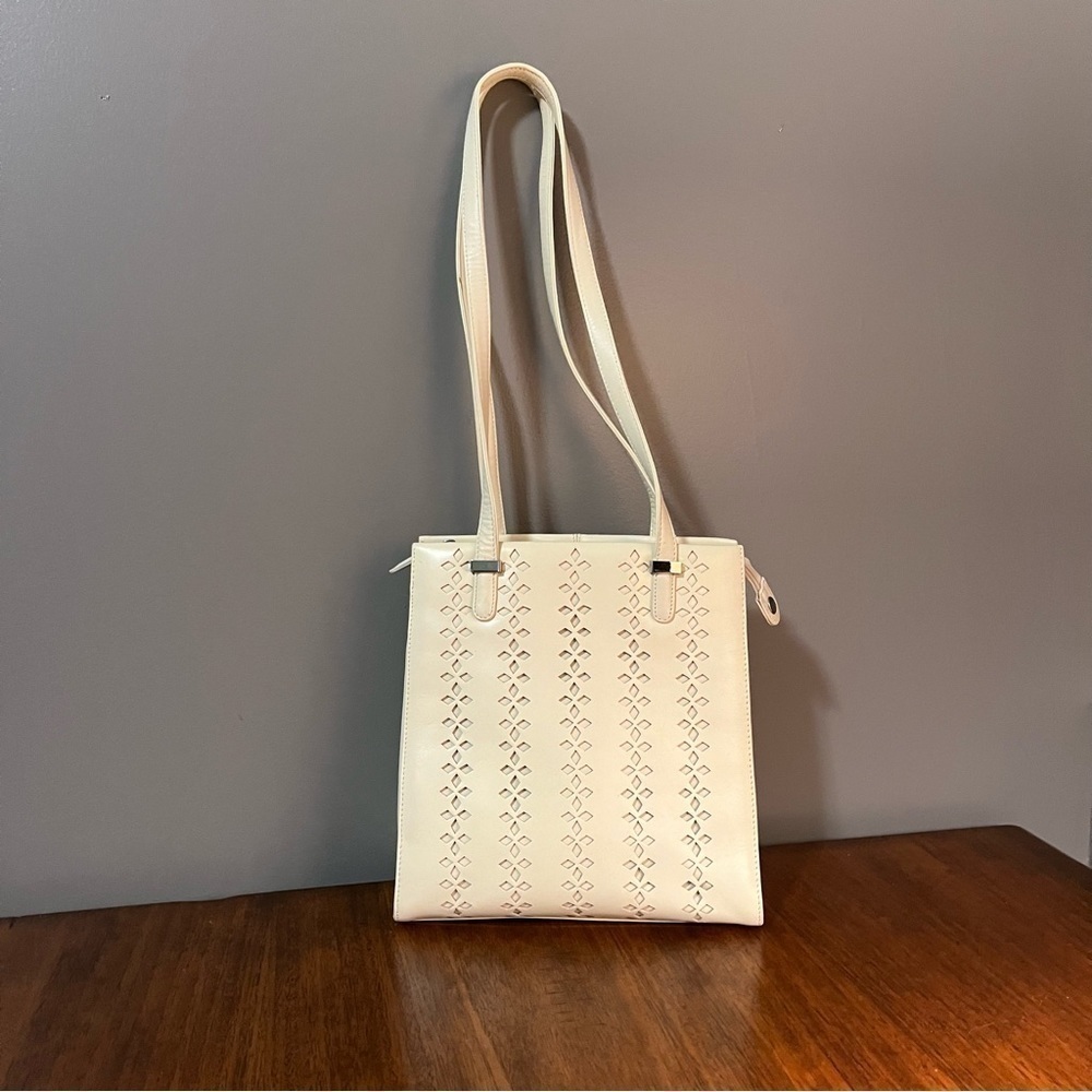 Dillards vintage Leather Ivory Purse
Perforated Diamond Pattern